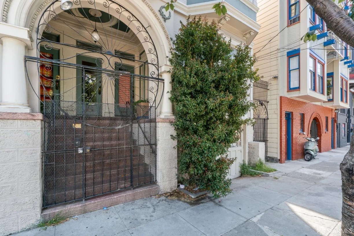 Northern California Real Estate | View 123 Albion | room 1