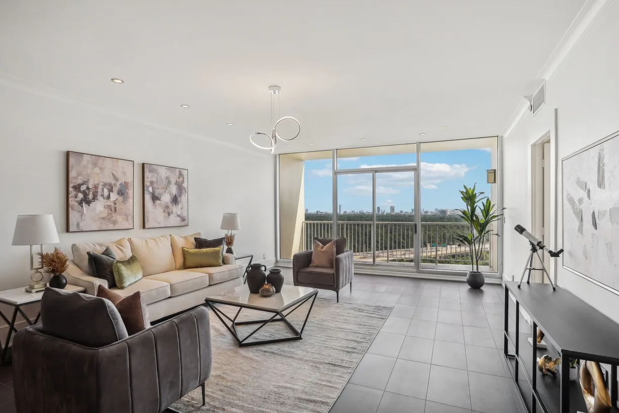 Houston Real Estate | View 121 N Post Oak Lane #1805 | room 2