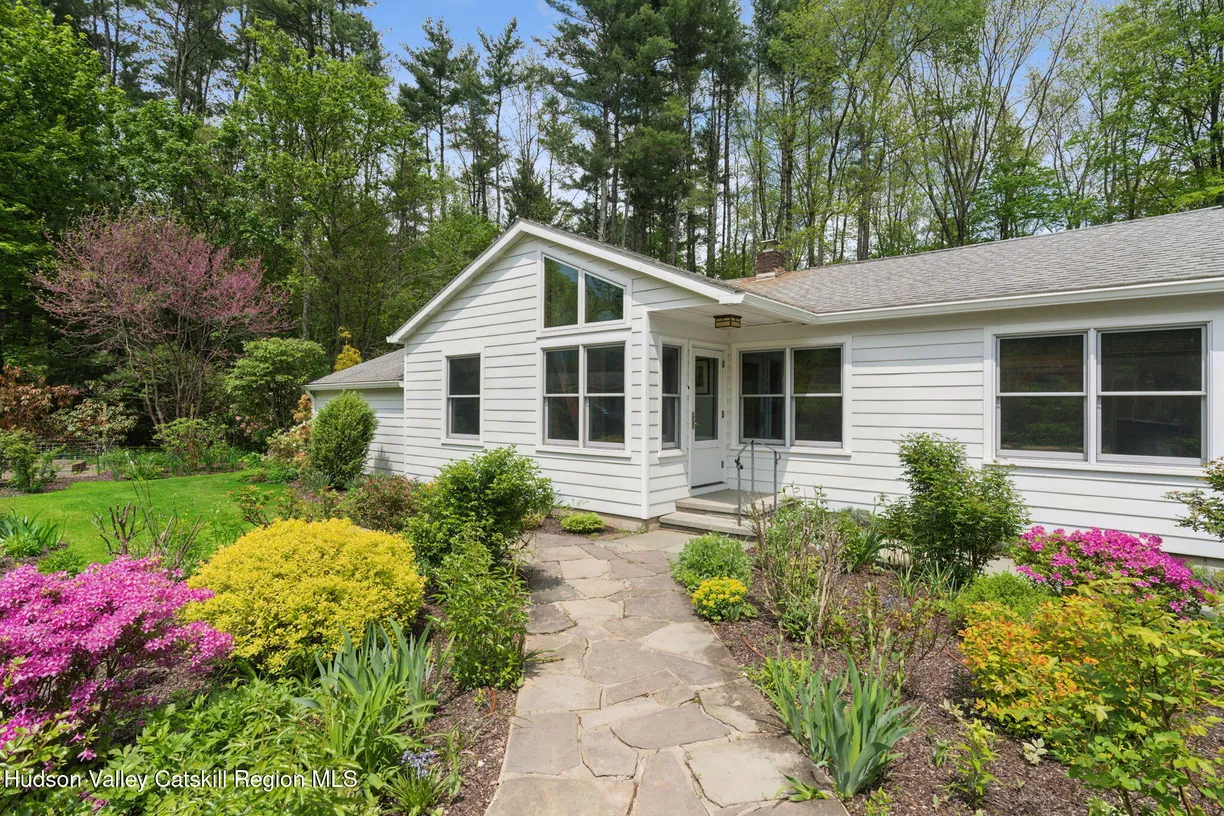 Hudson Valley Real Estate | View 207 Elwyn Drive | 3 Beds, 2 Baths