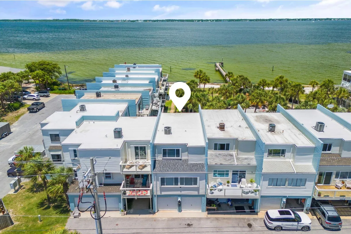 Northwest Florida Real Estate | View 1511 Via De Luna Drive | 4 Beds, 4 Baths