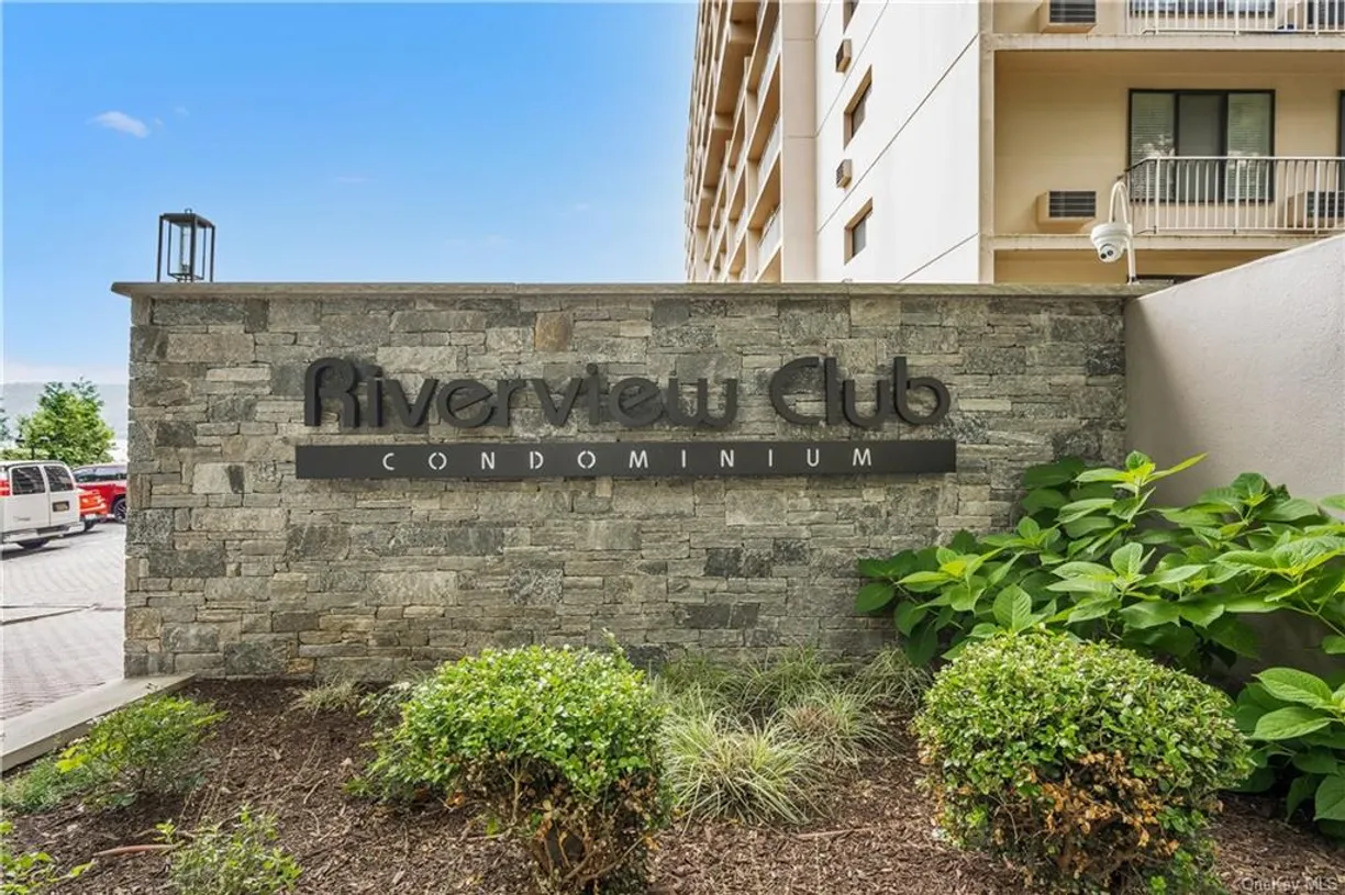 Westchester Real Estate | View 1155 Warburton Avenue Unit# 9Y | 1 Bed, 1 Bath