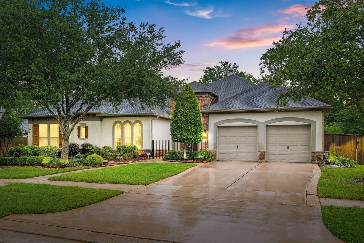 Houston Suburbs Real Estate | View 212 Salmon Creek Lane | room 1