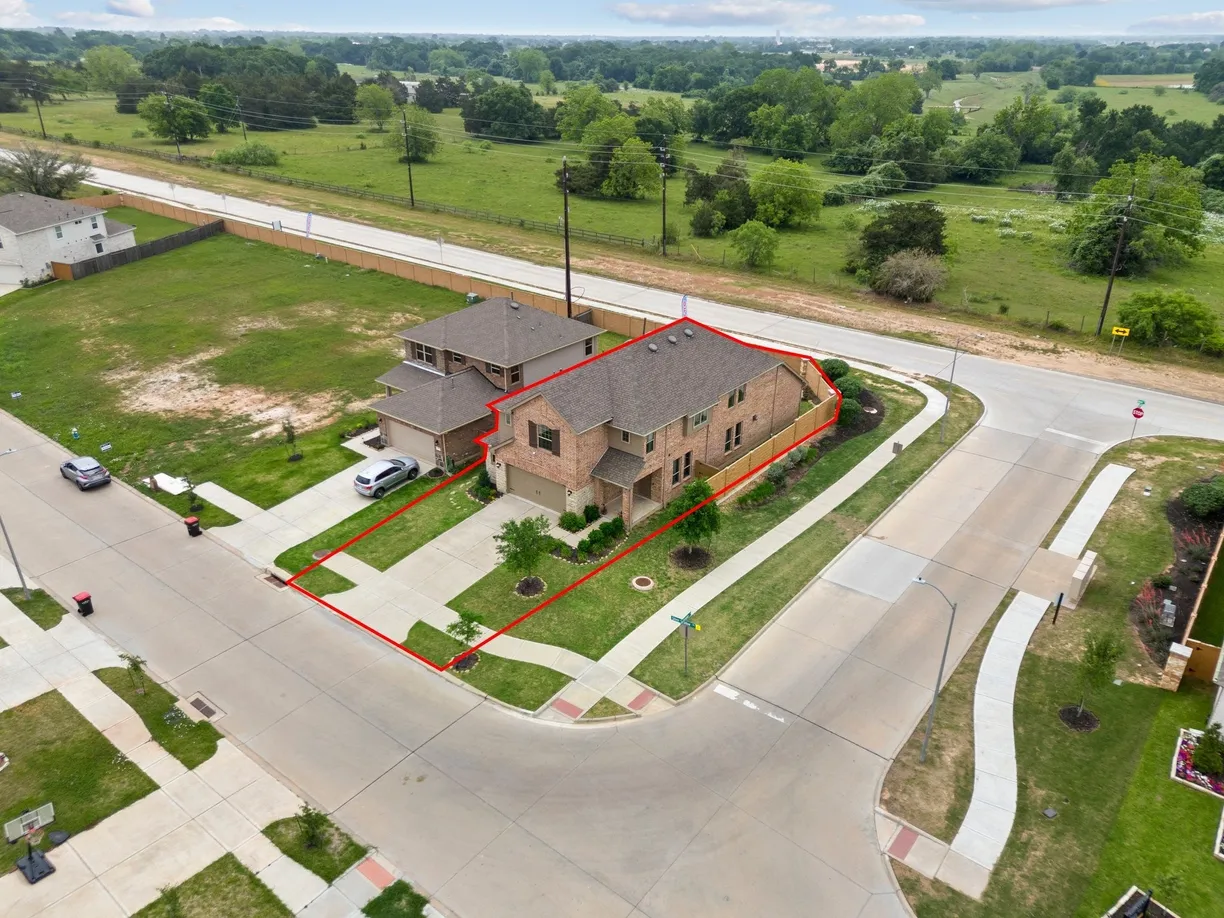 Houston Suburbs Real Estate | View 32927 Silver Meadow Way | room 1