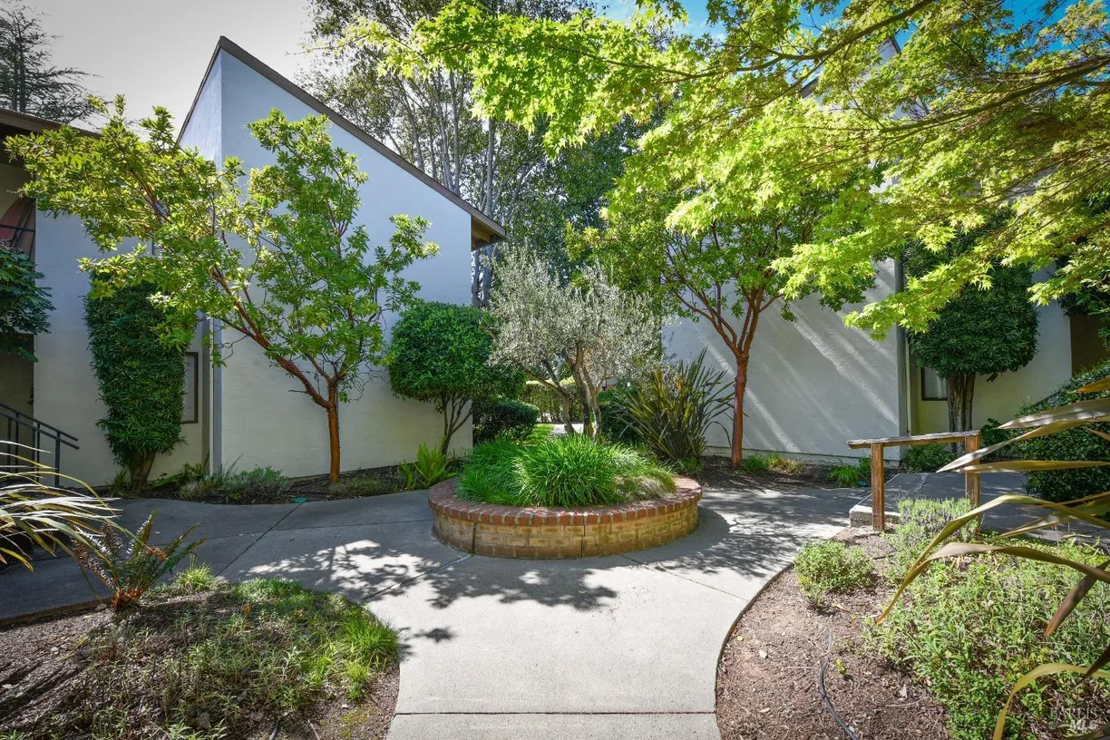 Northern California Real Estate | View 225 2nd Street E Unit# 33 | room 2