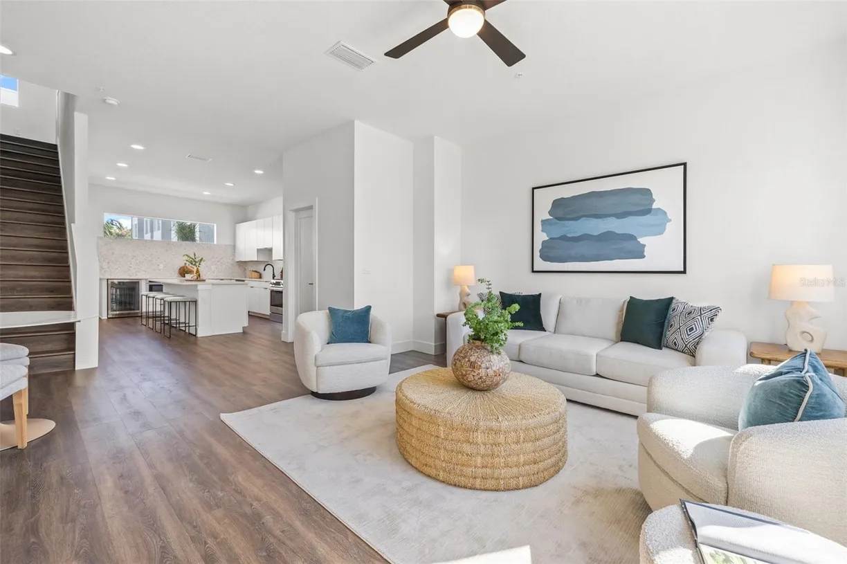 Sarasota/St. Petersburg Real Estate | View 851 6th Avenue S | room 2