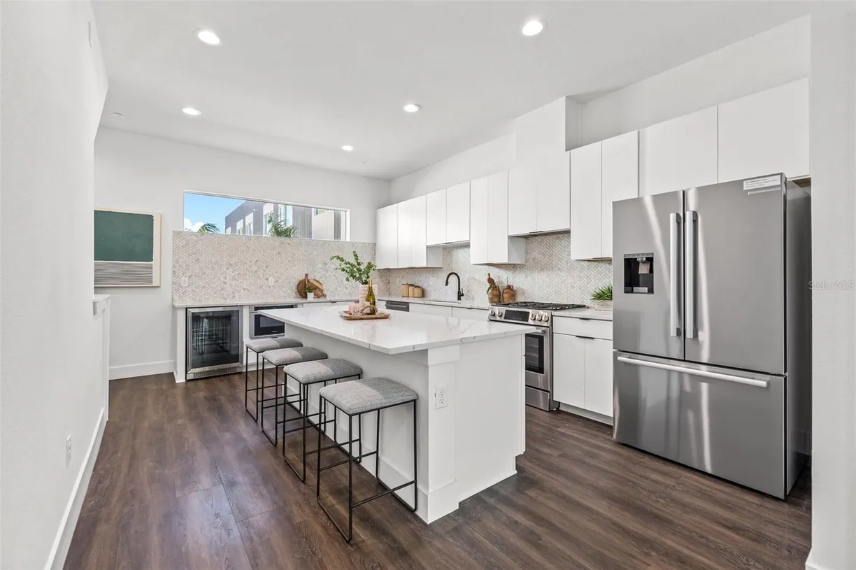 Sarasota/St. Petersburg Real Estate | View 851 6th Avenue S | room 1