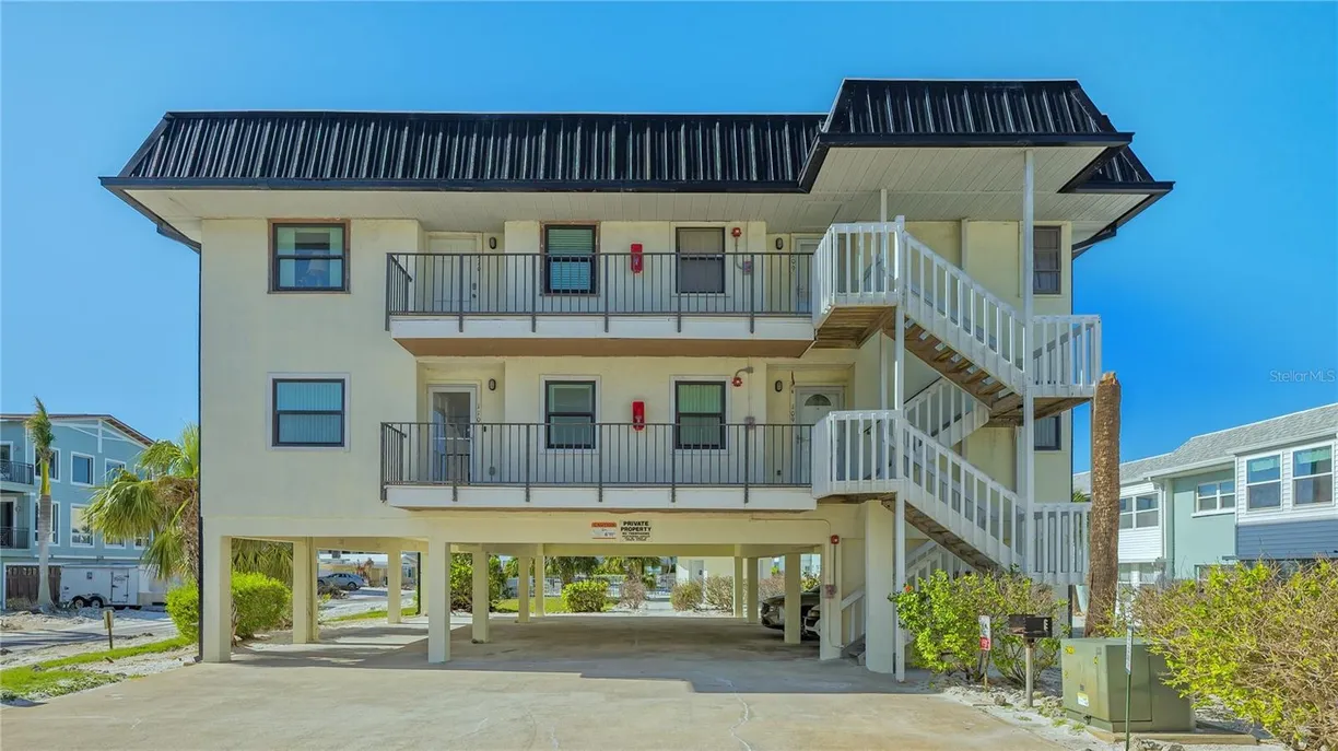 Sarasota/St. Petersburg Real Estate | View 601 Gulf Drive N #209 | 2 Beds, 2 Baths