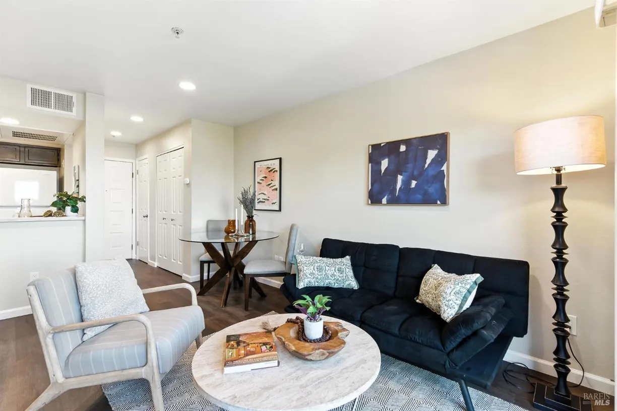 Northern California Real Estate | View 213 Mariner Way | 1 Bed, 1 Bath