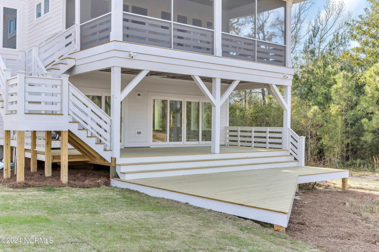 Wilmington, NC Real Estate | View 1547 Riverview Terrace | 5 Beds, 4 Baths