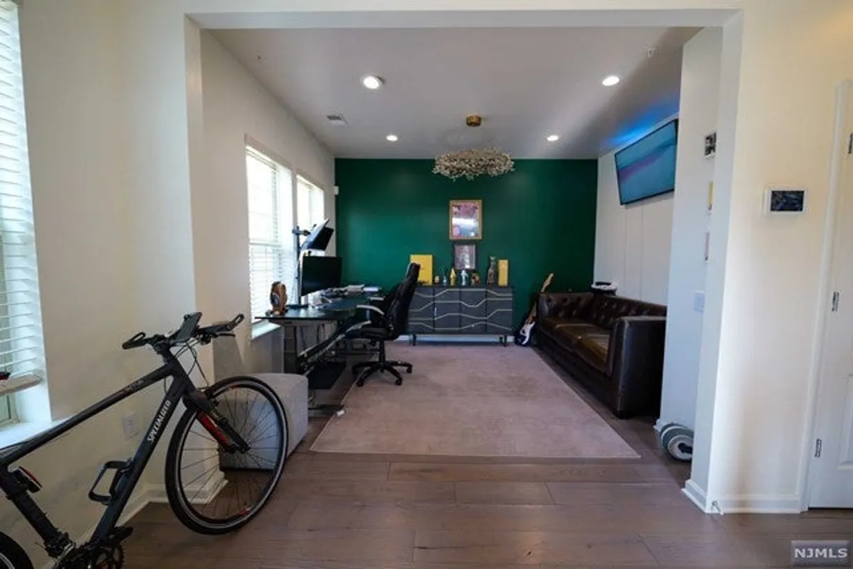Bergen County Real Estate | View 33 Ambrosia Court | room 2