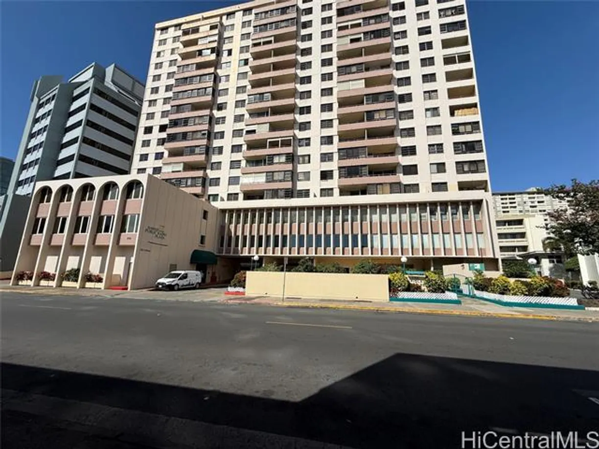 Hawaii Real Estate | View 750 Kaheka Street, #704 | 2 Beds, 1 Bath