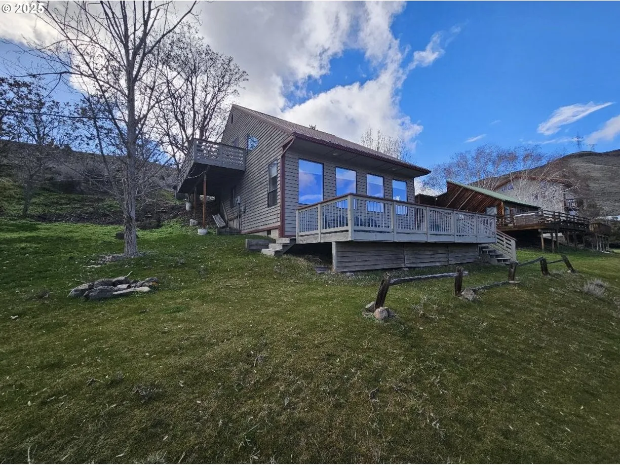 Portland, OR Real Estate | View 804 Riverside St | room 1