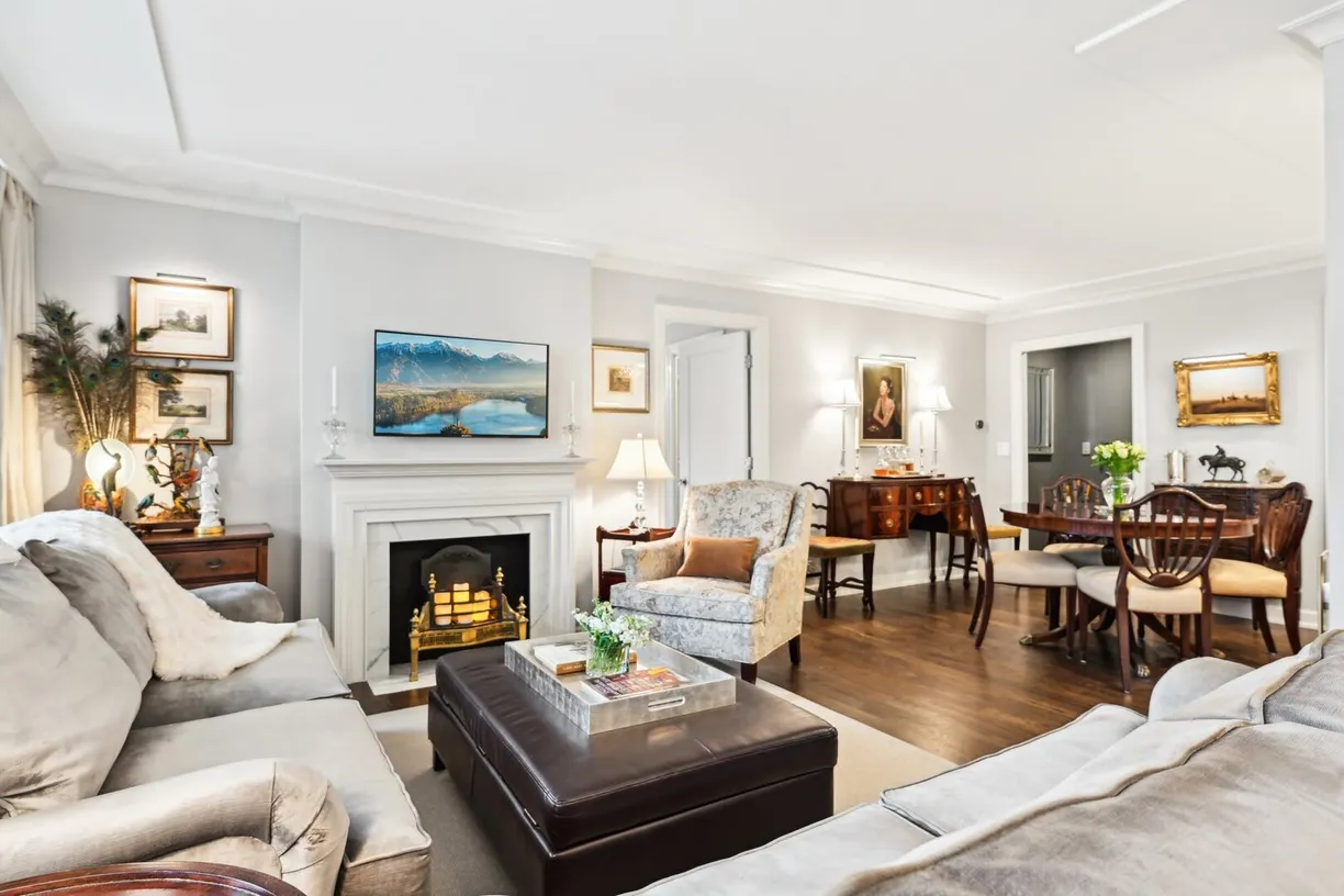 Chicago Real Estate | View 400 E Randolph, 2026 | room 1
