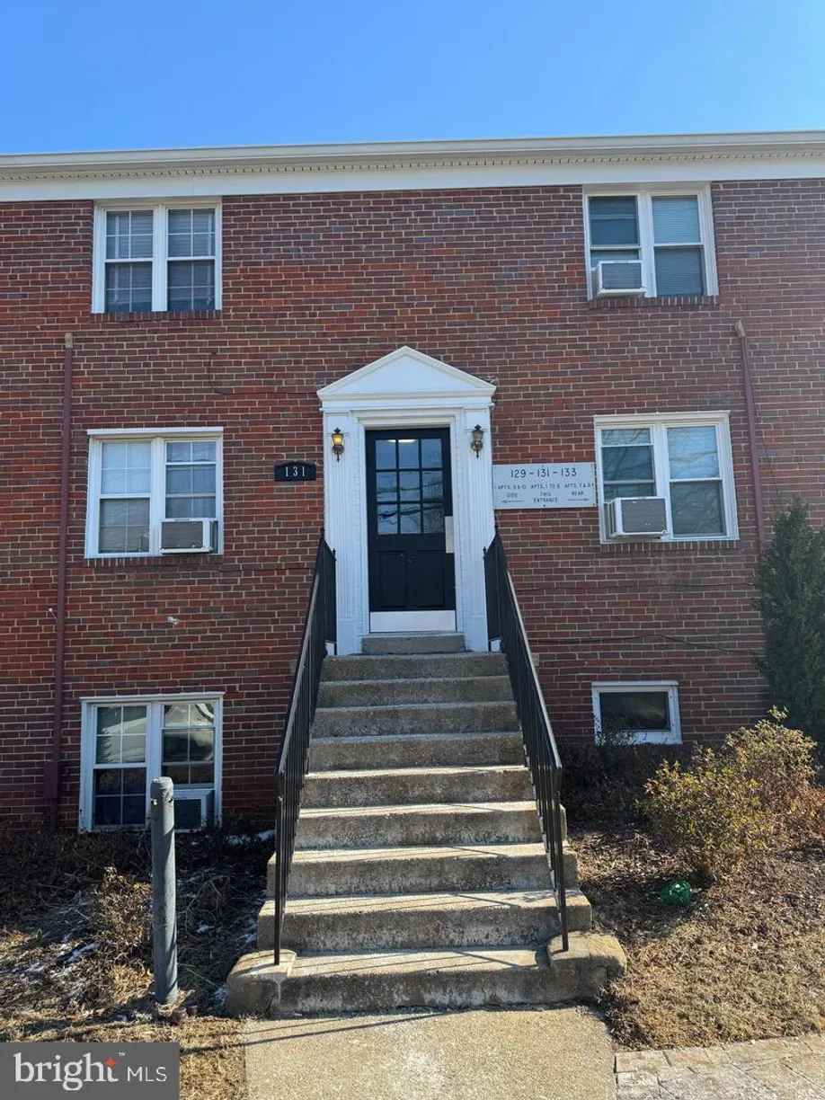 Washington Metro Area Real Estate | View 131 S Courthouse Road Unit# 1 | room 1