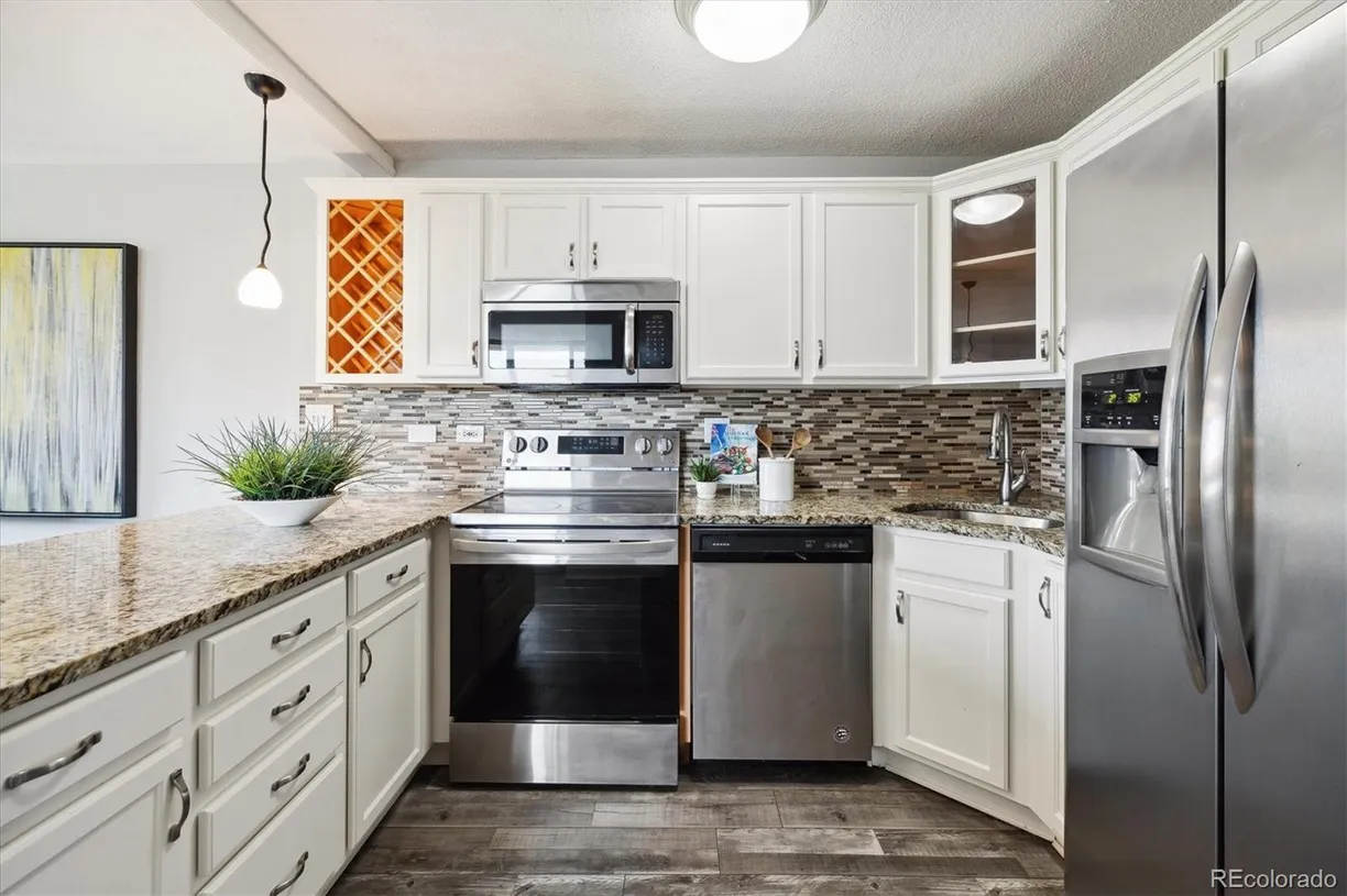Denver Real Estate | View 909 N Logan Street Unit# 6K | room 2