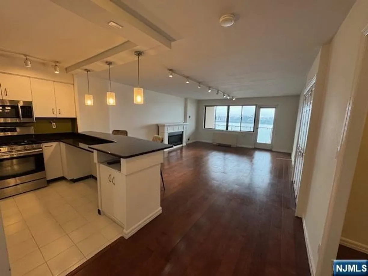Bergen County Real Estate | View 1203 River Road 17G | room 2