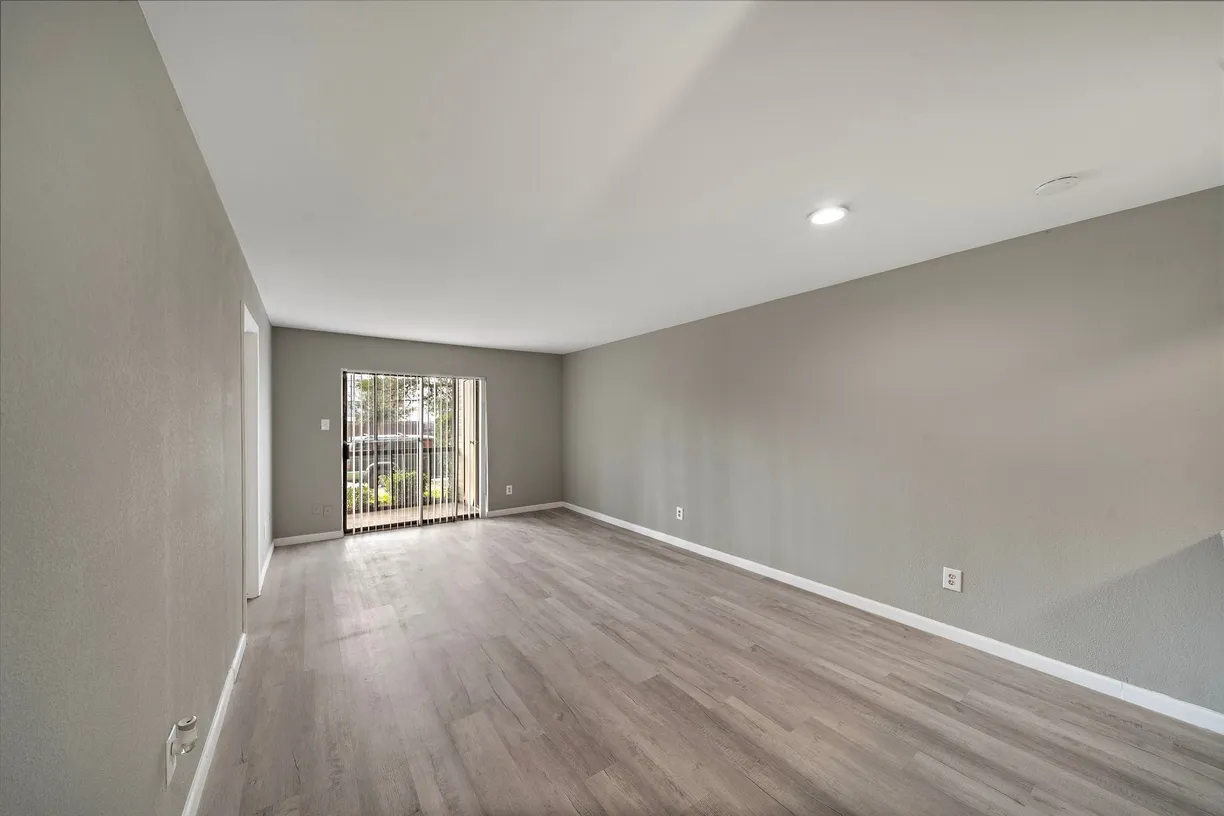 Houston Real Estate | View 10110 Forum West Drive #506 | room 1