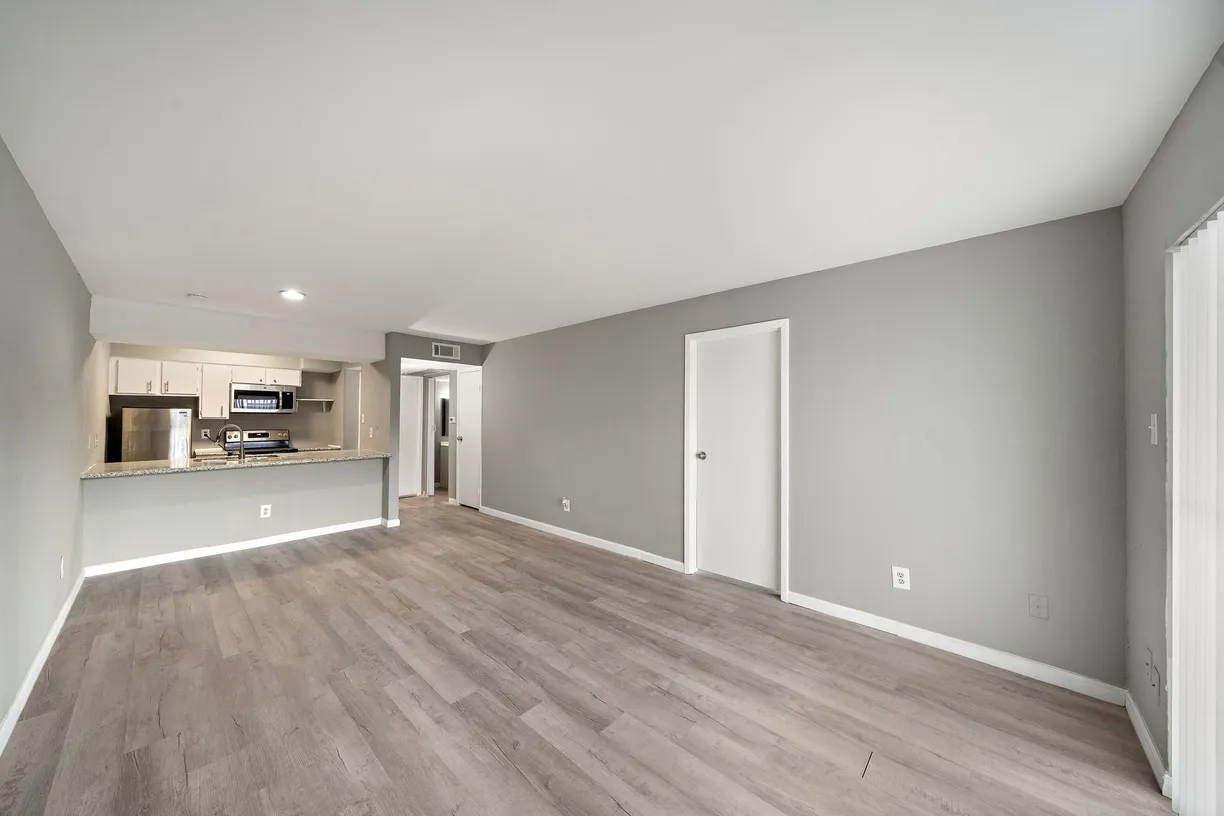 Houston Real Estate | View 10110 Forum West Drive #506 | 1 Bed, 1 Bath