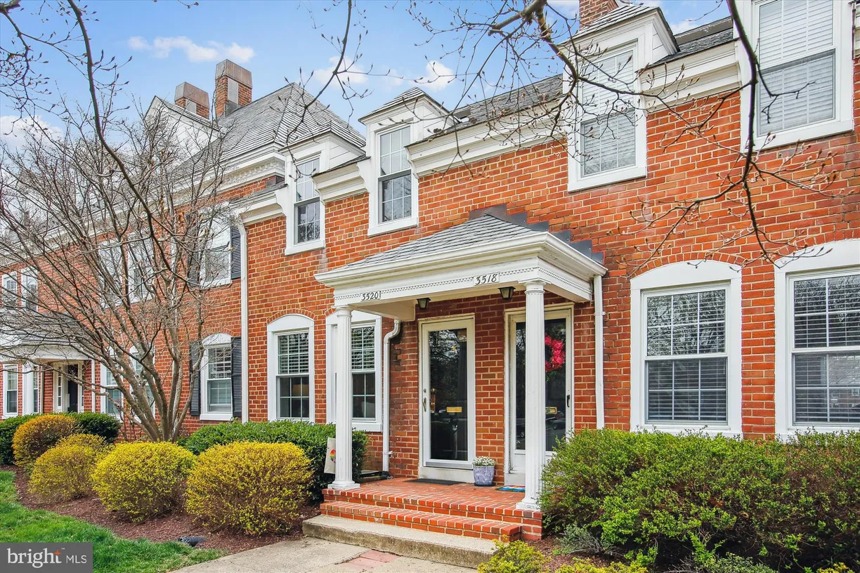Washington Metro Area Real Estate | View 3520 S Utah Street | 2 Beds, 2 Baths