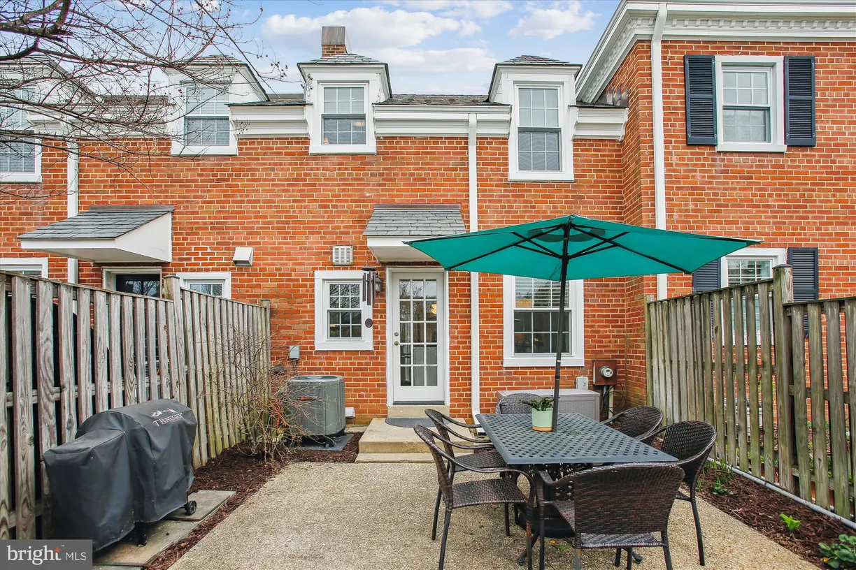 Washington Metro Area Real Estate | View 3520 S Utah Street | room 1