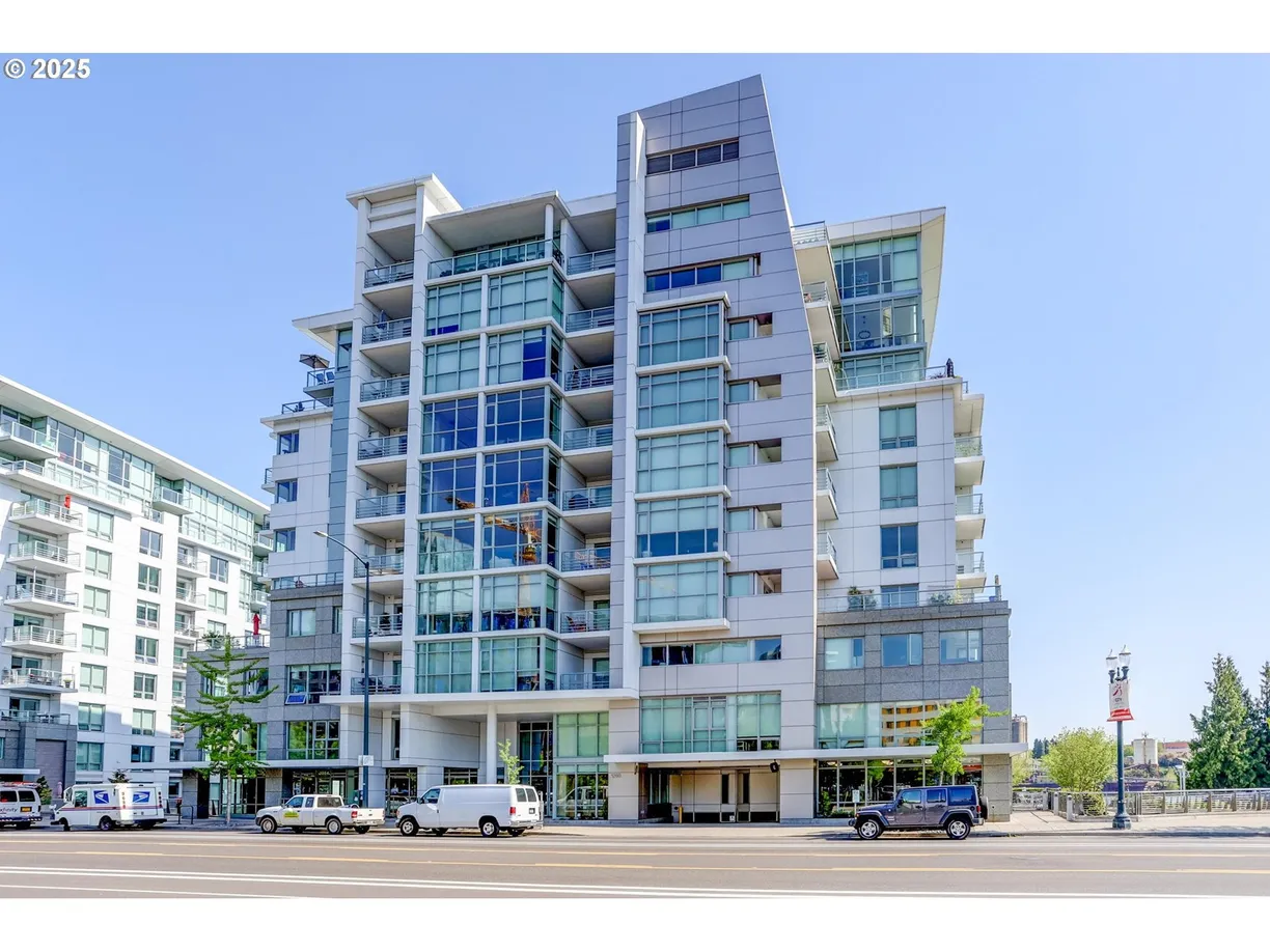 Portland, OR Real Estate | View 1260 NW Naito Pkwy #607B | 1 Bed, 1 Bath