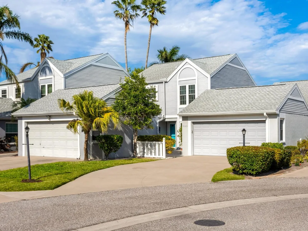 Sarasota/St. Petersburg Real Estate | View 3523 52nd Avenue W | 3 Beds, 3 Baths