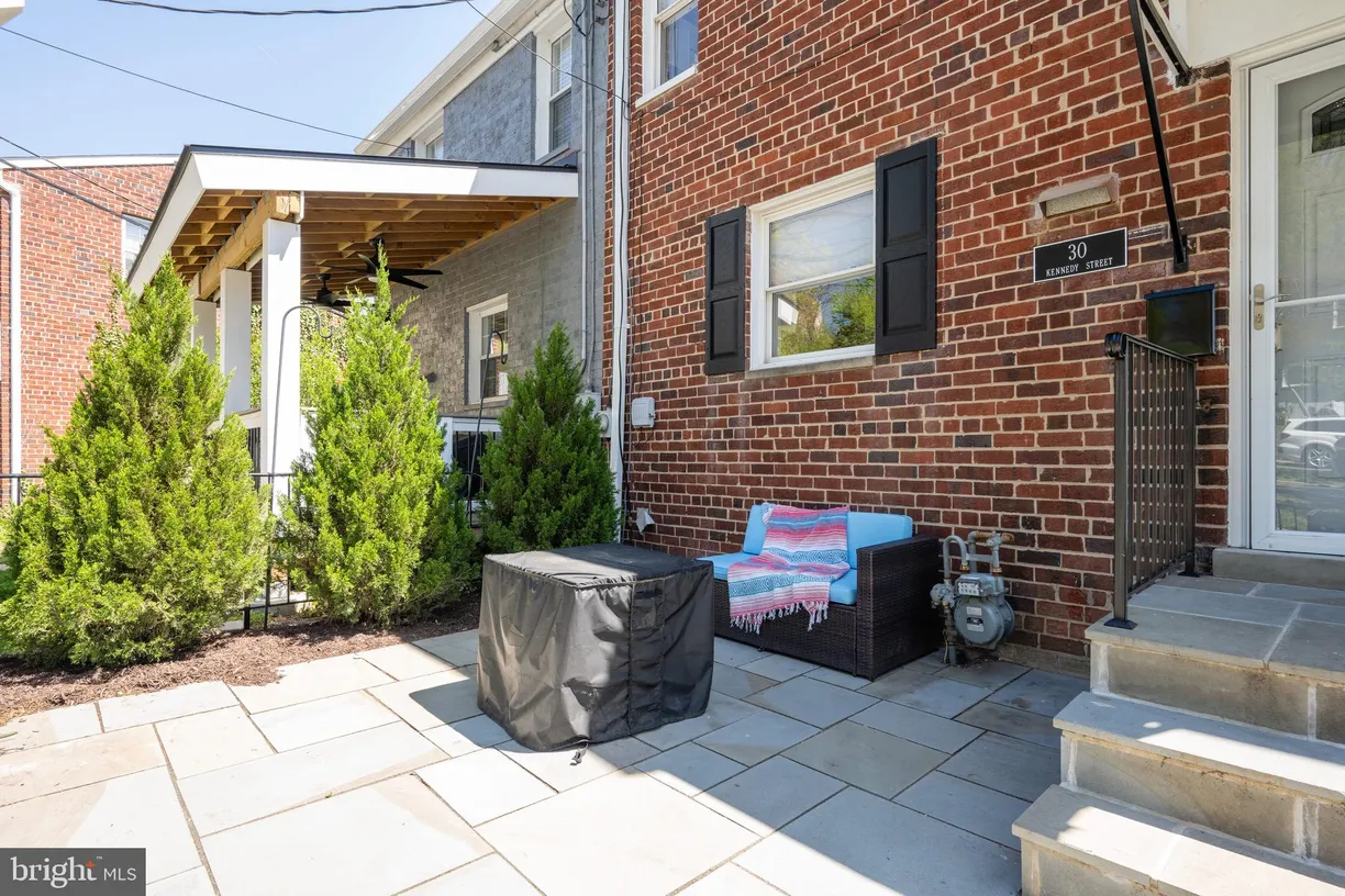 Washington Metro Area Real Estate | View 30 Kennedy Street | room 1