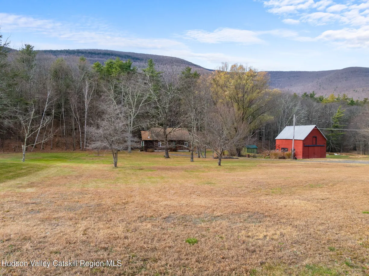 Hudson Valley Real Estate | View 457 Manorville Road | room 2