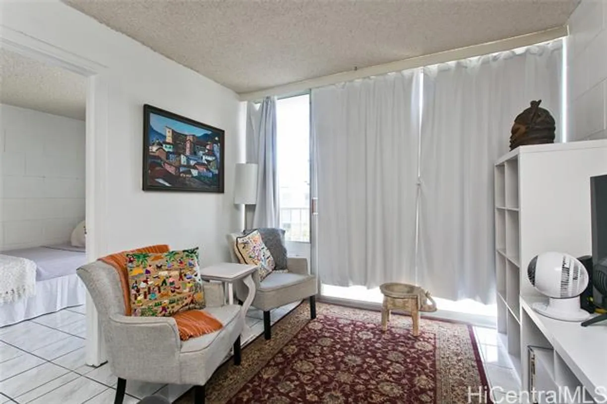 Hawaii Real Estate | View 2847 Waialae Avenue, #504 | room 2