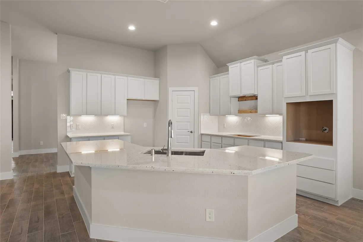 Houston Suburbs Real Estate | View 4722 Whisperwood Drive | room 1
