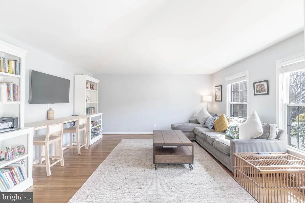 Washington Metro Area Real Estate | View 9214 Graceland Place | room 2