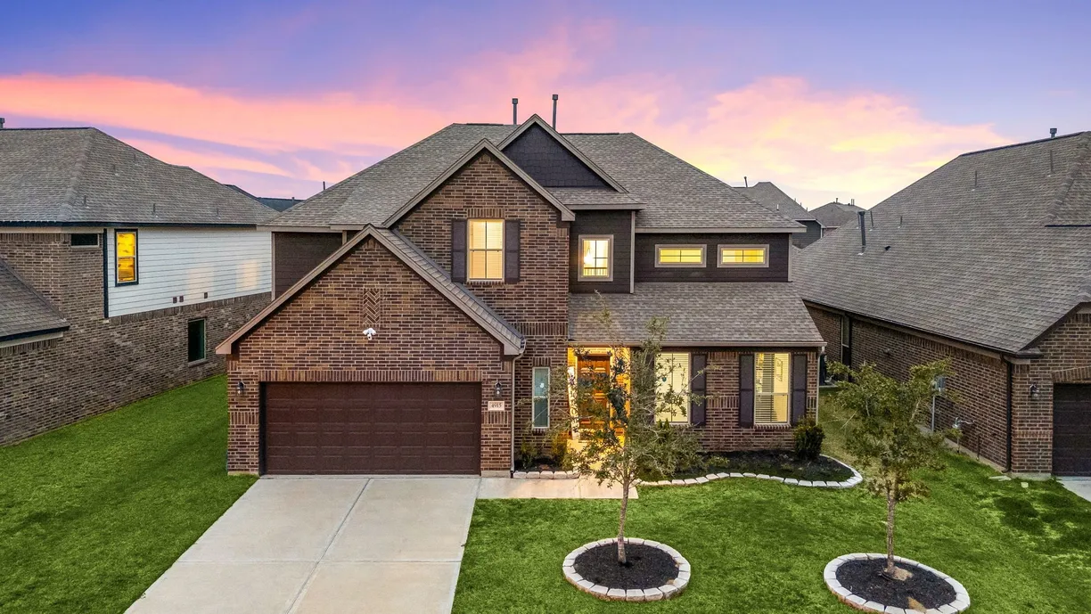 Houston Suburbs Real Estate | View 4915 Lacebark Pine Trail | 5 Beds, 3 Baths