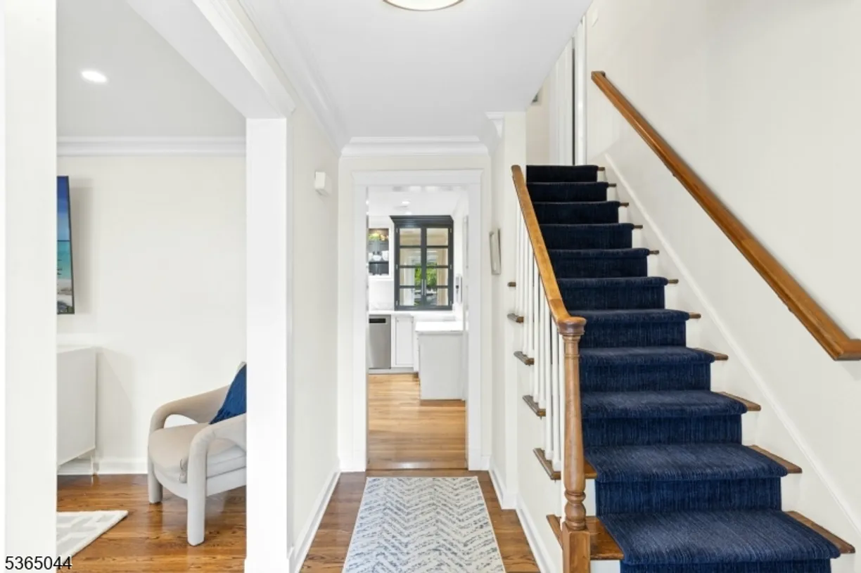 Jersey City/Hoboken Real Estate | View 849 Bradford Ave | room 2