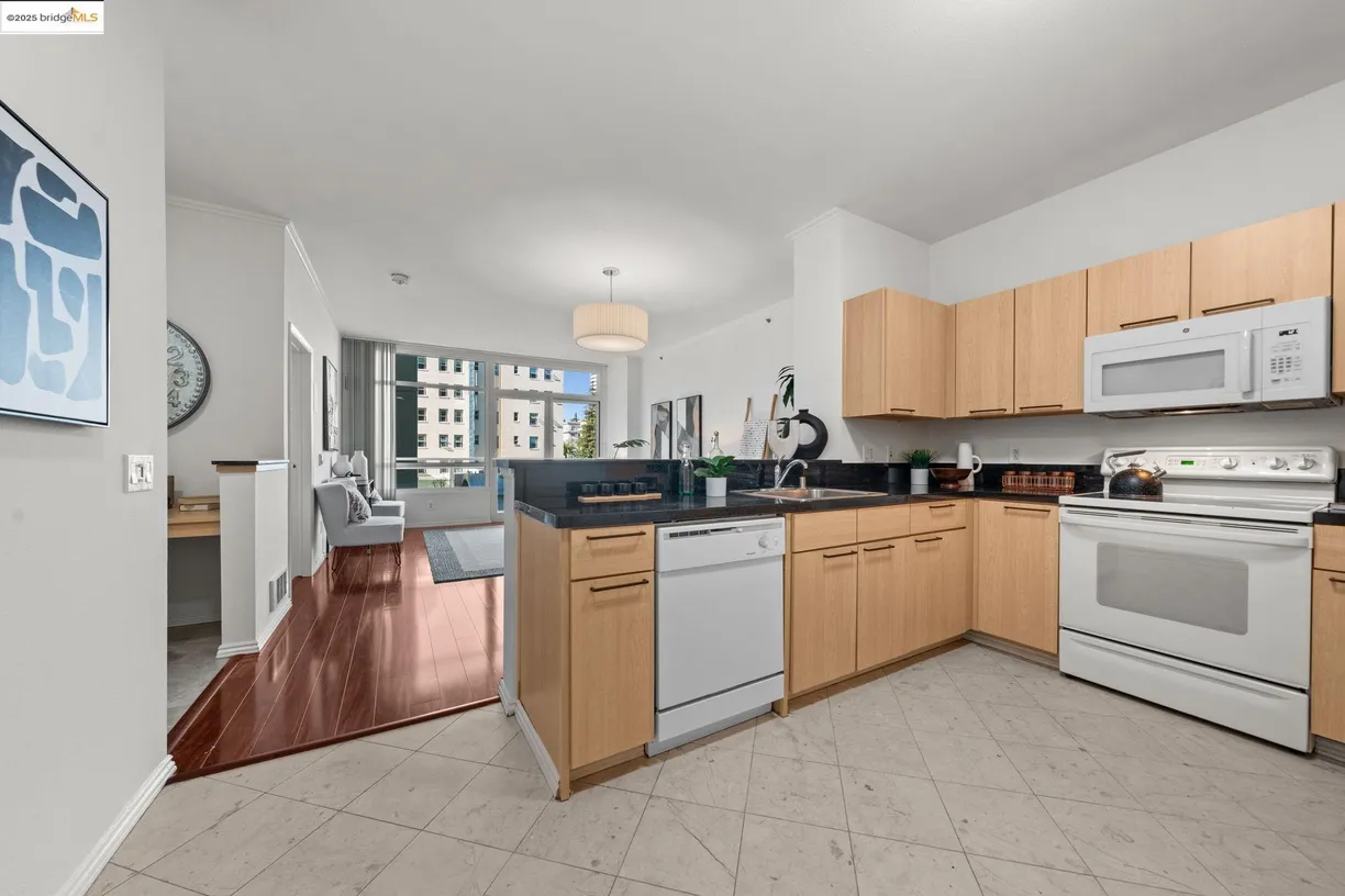 Northern California Real Estate | View 1 Lakeside Drive, unit 415 | room 2