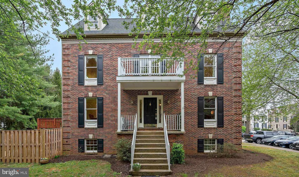 Washington Metro Area Real Estate | View 25 Steeple Court | 4 Beds, 3 Baths
