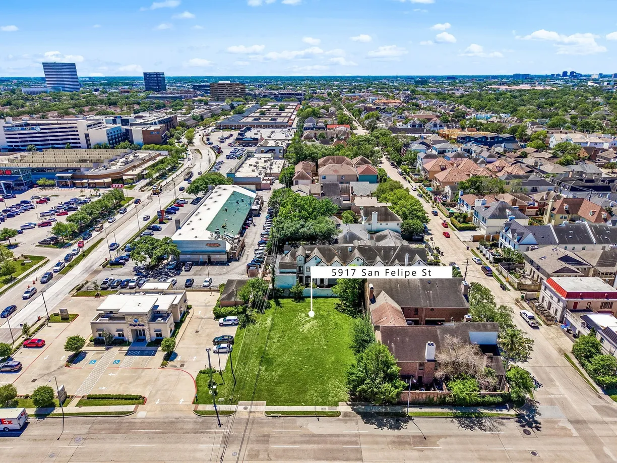 Houston Suburbs Real Estate | View 5917 San Felipe Street