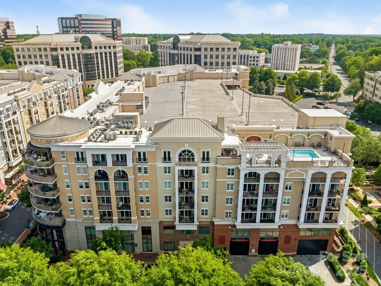 Charlotte Real Estate | View 4620 Piedmont Row Drive #615 | 2 Beds, 2 Baths