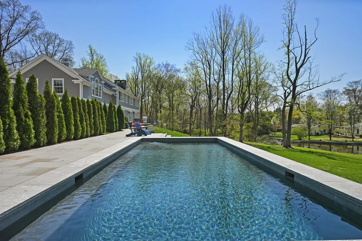 Greenwich Real Estate | View 33 Cliffdale Road | room 1