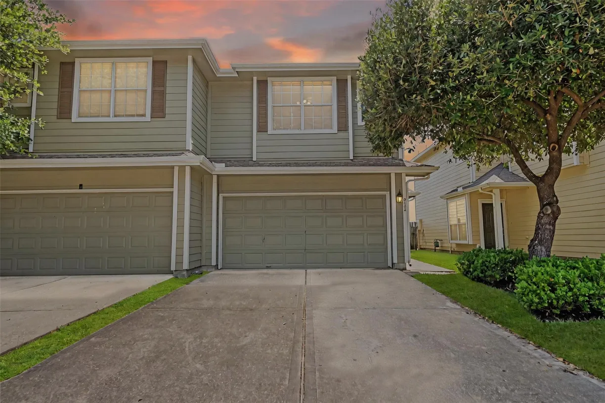 Houston Real Estate | View 3404 Orchid Trace Lane | 3 Beds, 2 Baths