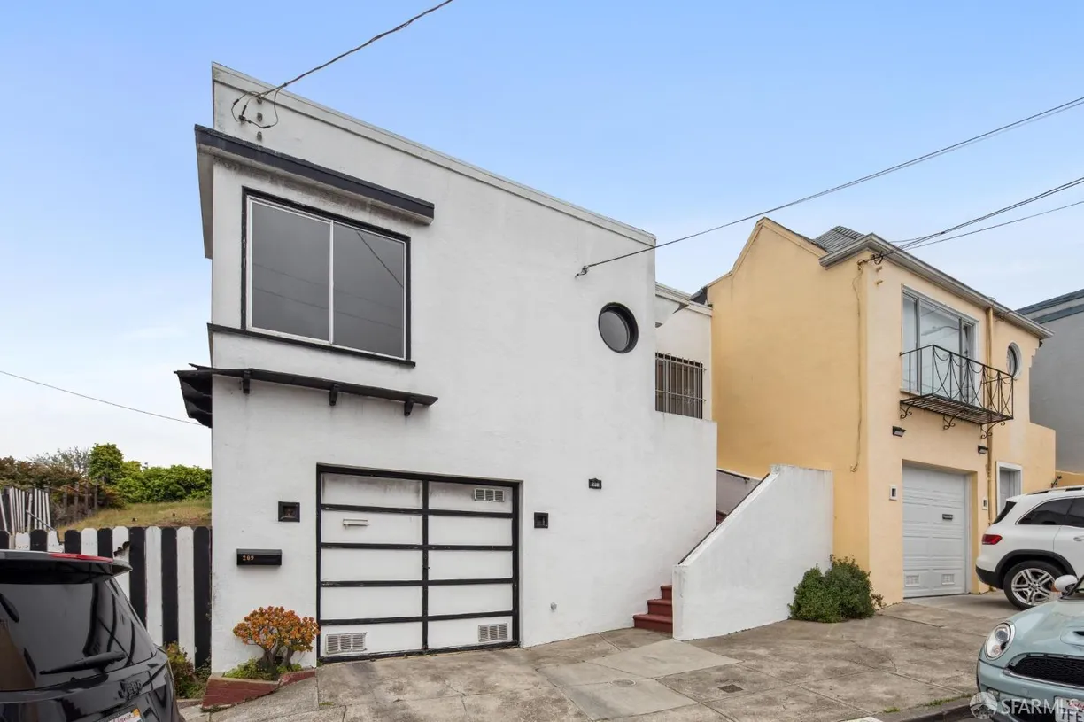 Northern California Real Estate | View 209 Bridgeview | 2 Beds, 1 Bath