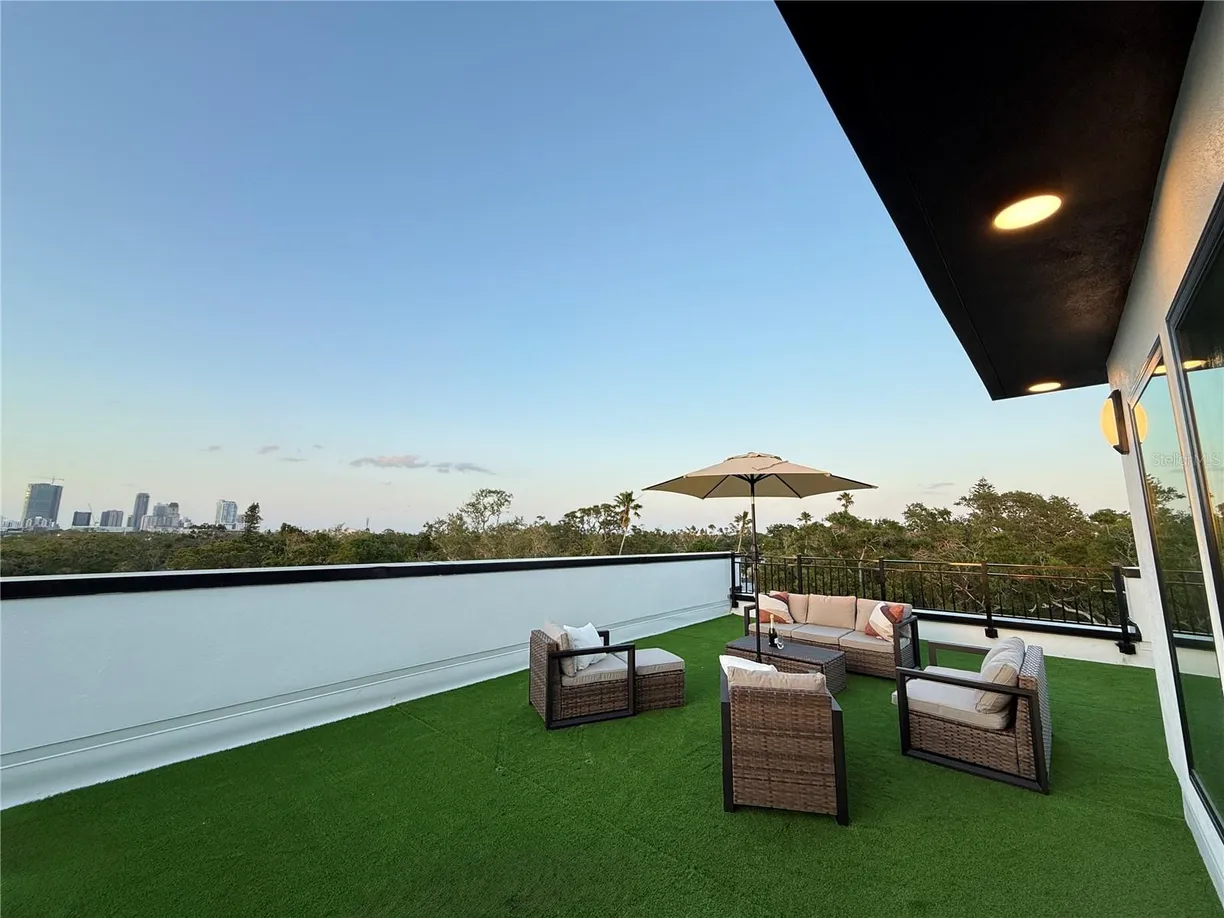 Sarasota/St. Petersburg Real Estate | View 2112 4th Street S | 3 Beds, 3 Baths