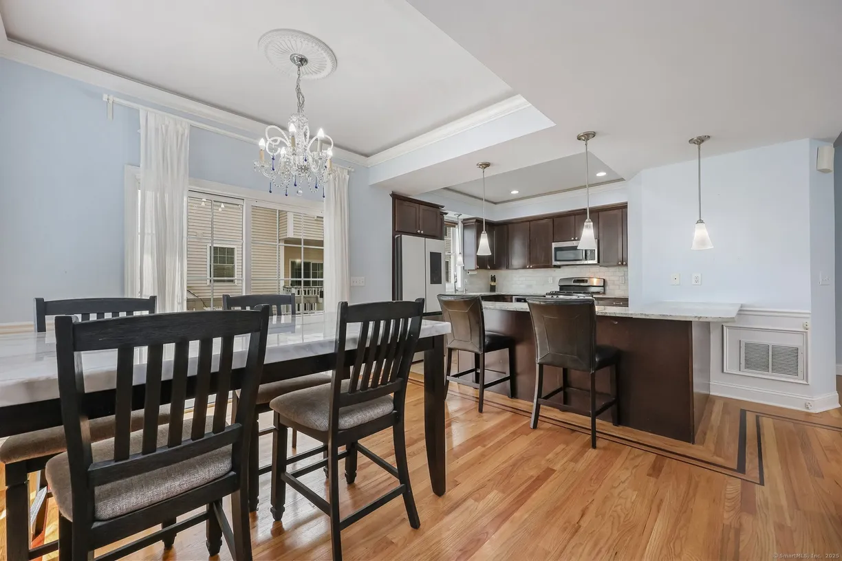 Greenwich Real Estate | View 40 Ferris Avenue #APT 6 | room 1