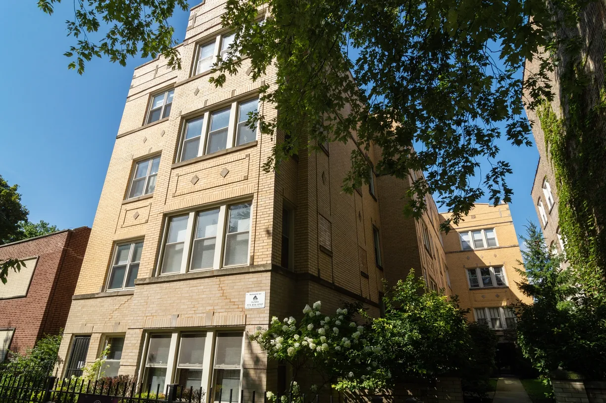 Chicago Real Estate | View 4104 N Mozart, GE | 1 Bath