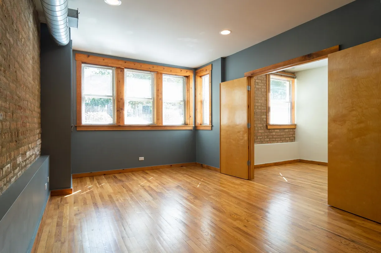 Chicago Real Estate | View 4104 N Mozart, GE | room 1