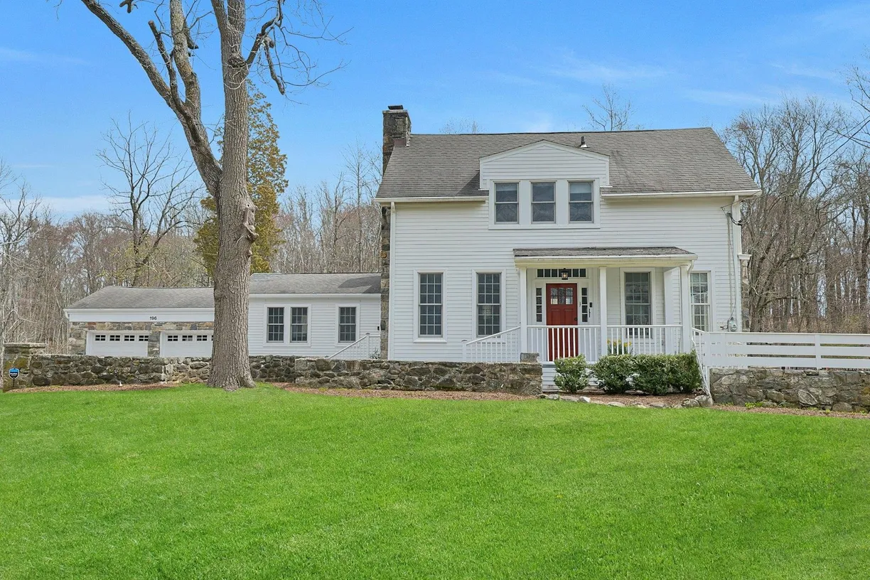 Westchester Real Estate | View 196 Pinesbridge Road | 4 Beds, 4 Baths