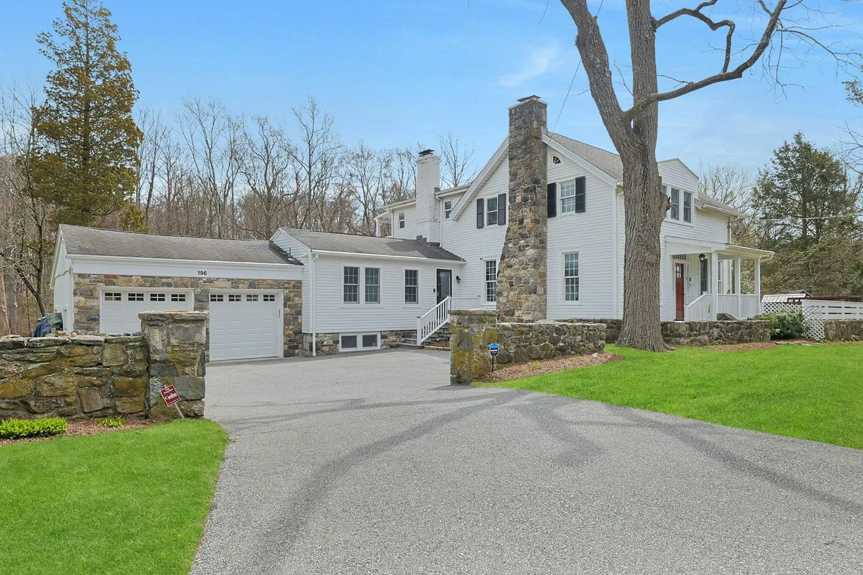 Westchester Real Estate | View 196 Pinesbridge Road | room 2