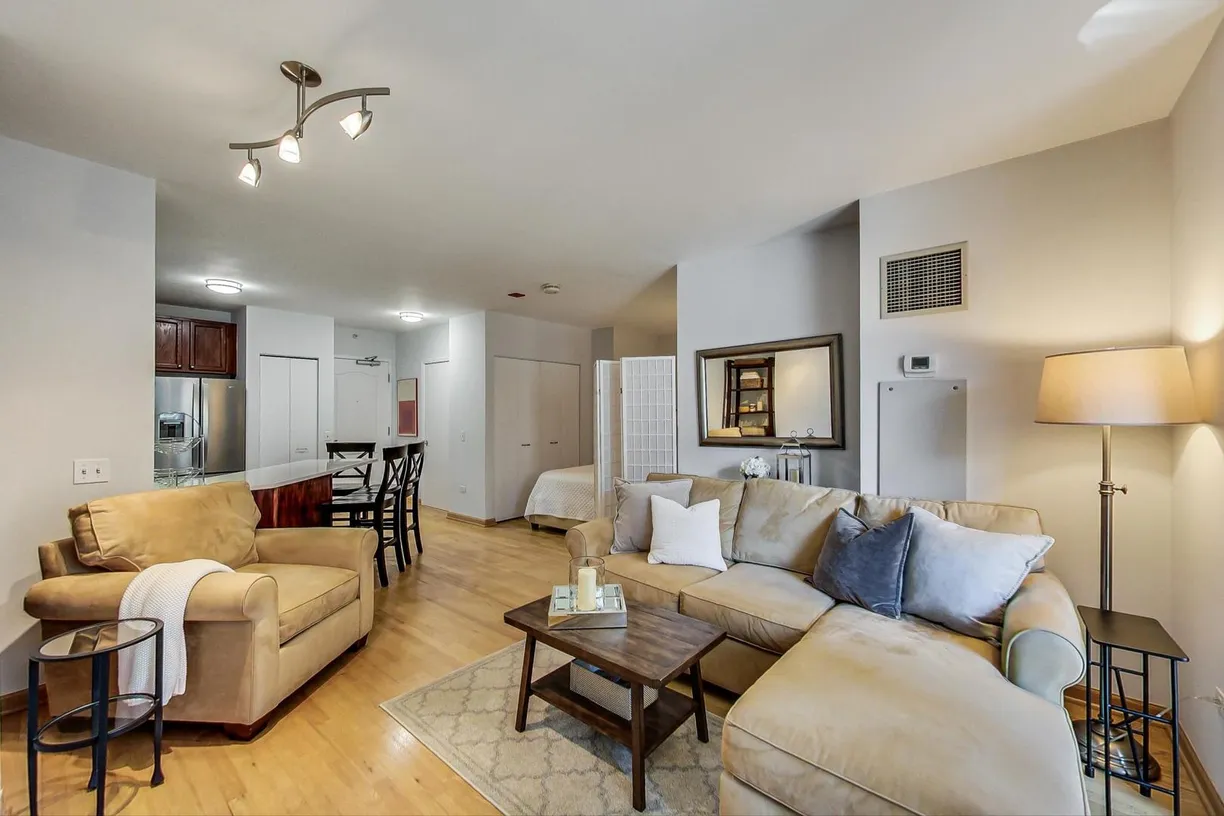 Chicago Real Estate | View 630 N State, 1704 | room 1