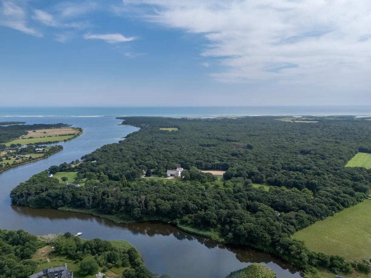 Boston, MA Real Estate | View 41 Cobbs Hill Road | 8 Beds, 5 Baths