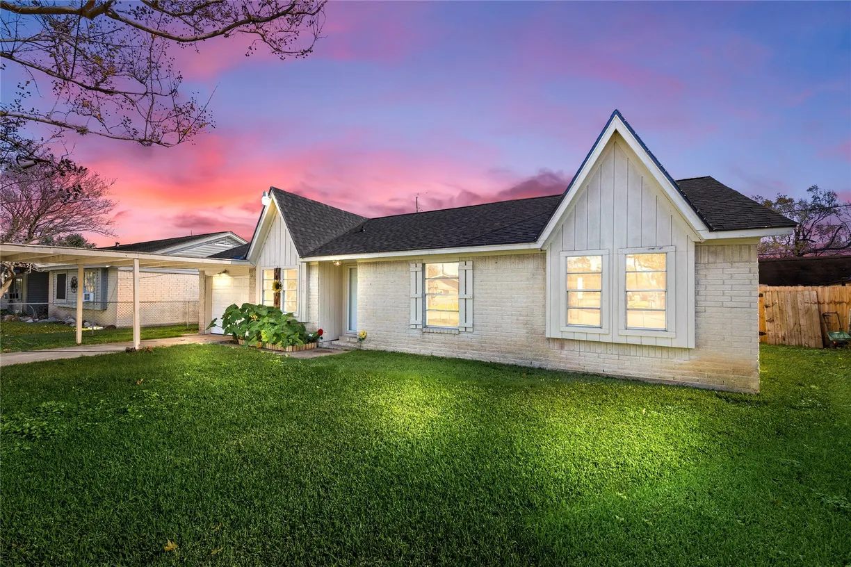 Houston Suburbs Real Estate | View 714 Greystone Street | room 1