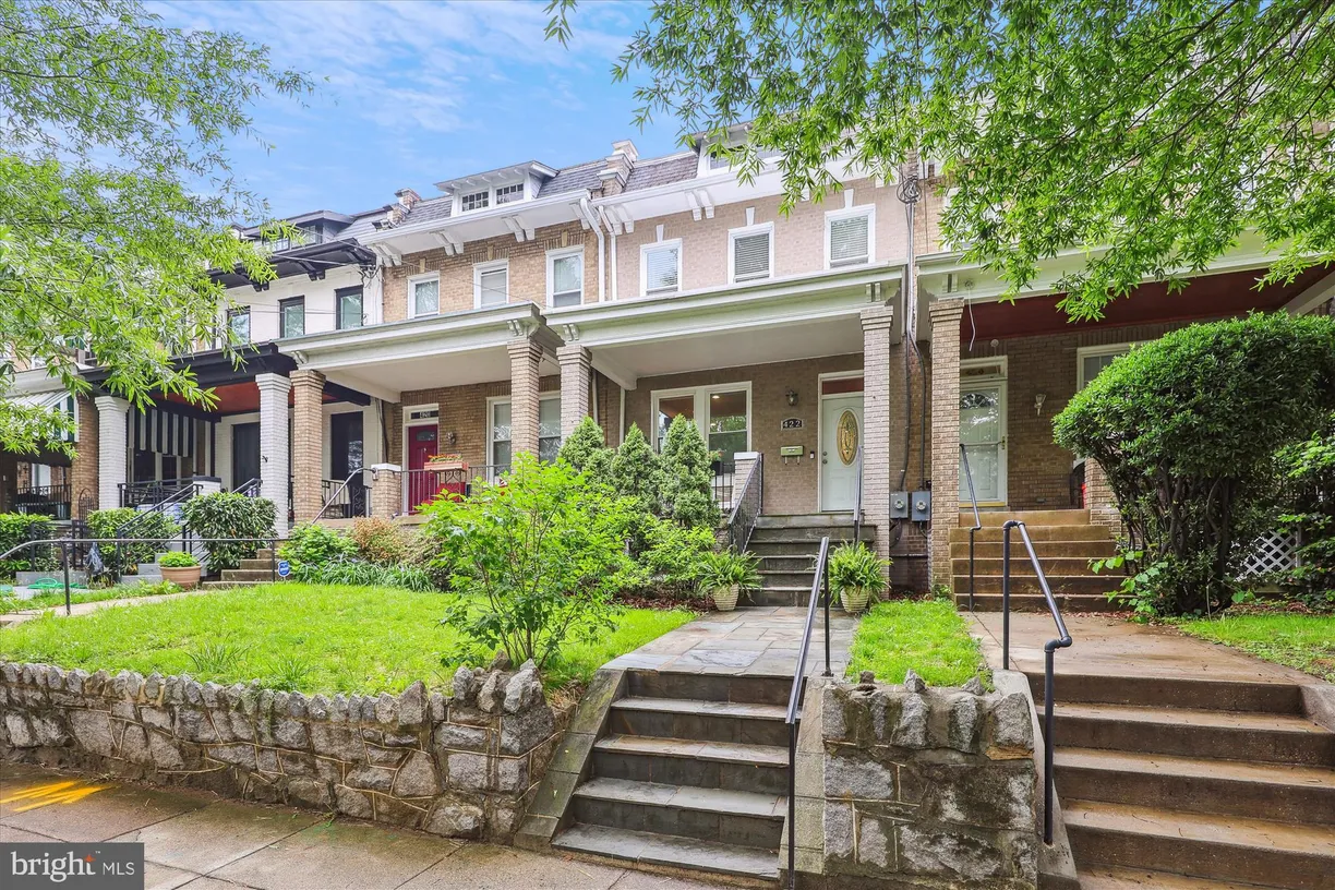 Washington Metro Area Real Estate | View 422 Hamilton Street NW | room 2